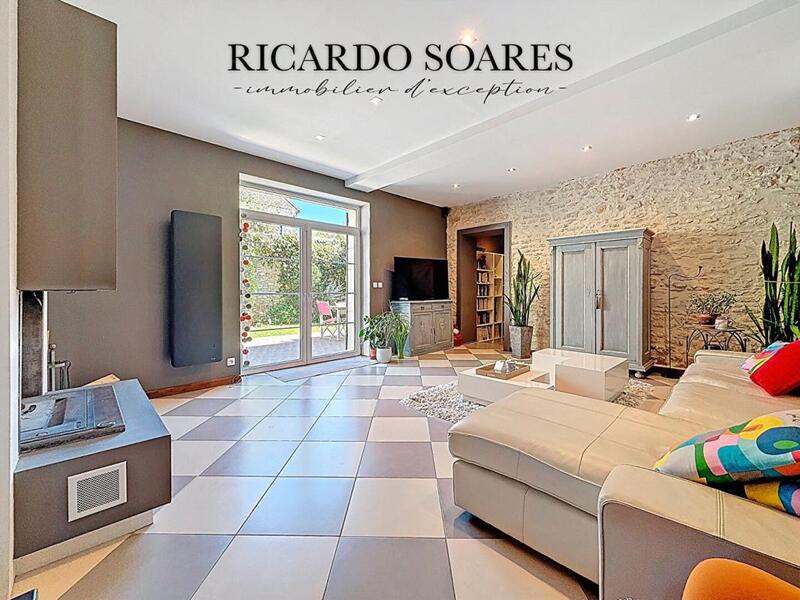 Maison - 199 m² - 7 pièces