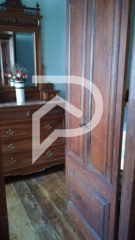 Maison - 240 m² - 11 pièces