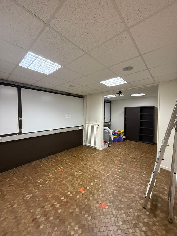 Local commercial - 93 m² - 4 pièces