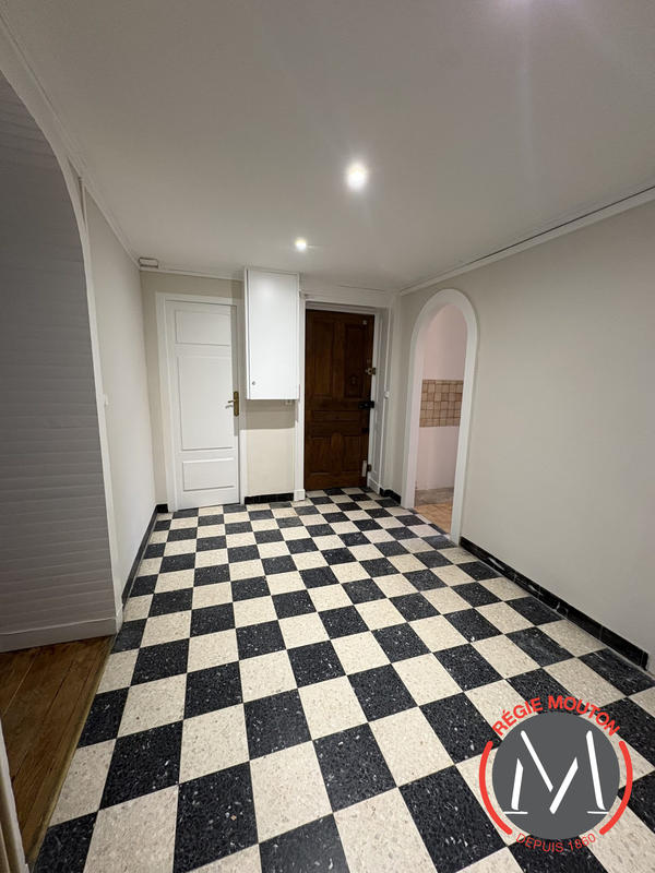 Appartement - 151 m² - 5 pièces