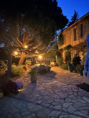 Mas - 545 m² - 18 pièces