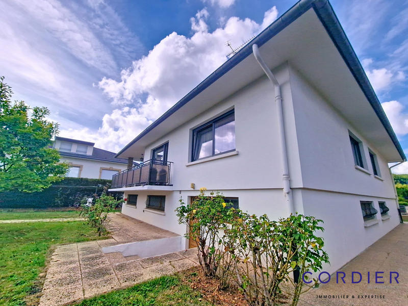 Maison - 172 m² - 8 pièces