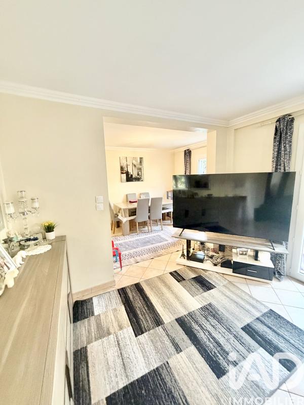 Maison - 94 m² - 5 pièces