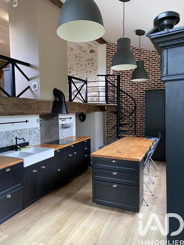 Maison - 460 m² - 19 pièces