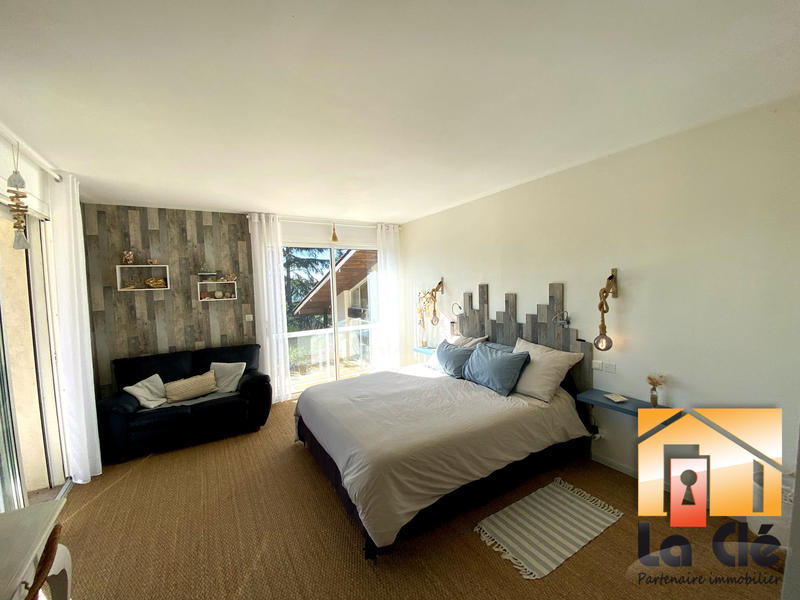 Maison - 455 m² - 9 pièces