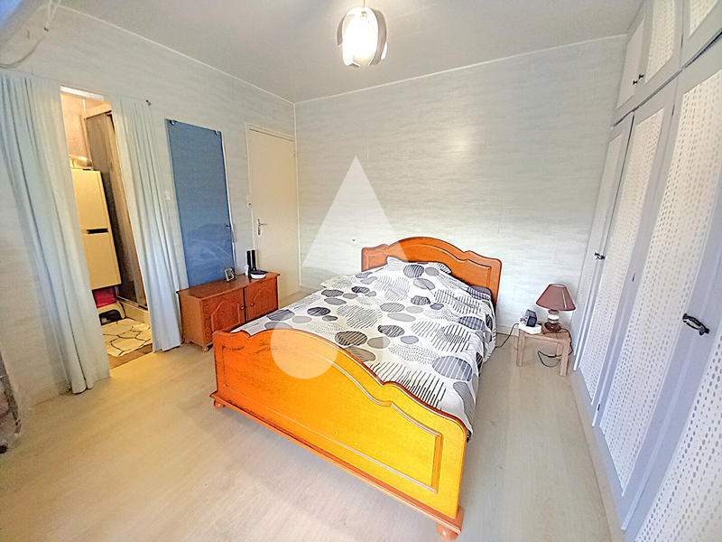 Maison - 189 m² - 13 pièces