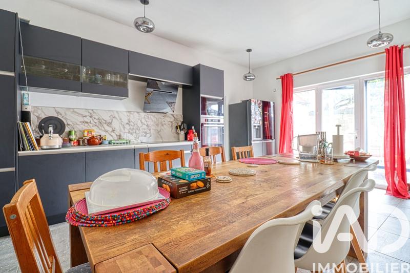 Maison - 197 m² - 7 pièces