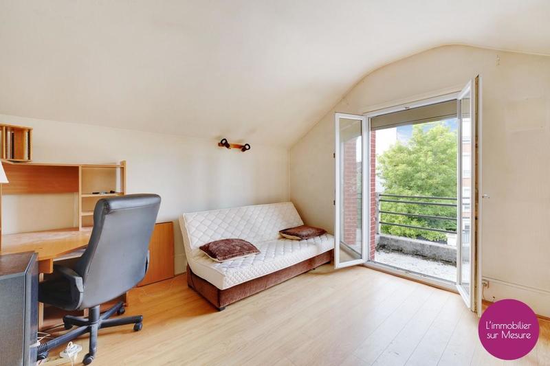 Maison - 215 m² - 8 pièces