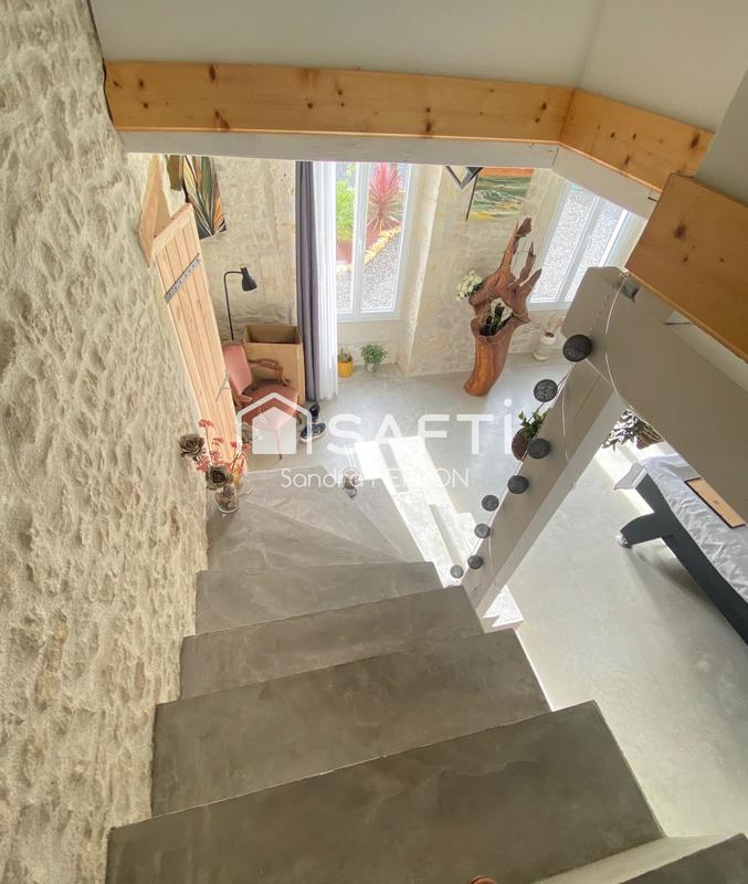 Maison - 247 m² - 7 pièces