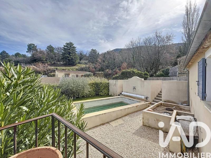 Maison - 220 m² - 5 pièces