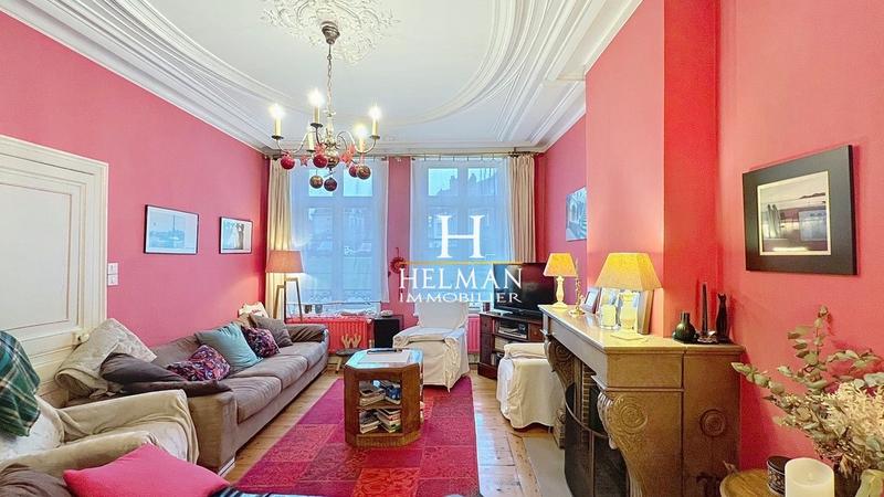 Maison - 258 m² - 7 pièces