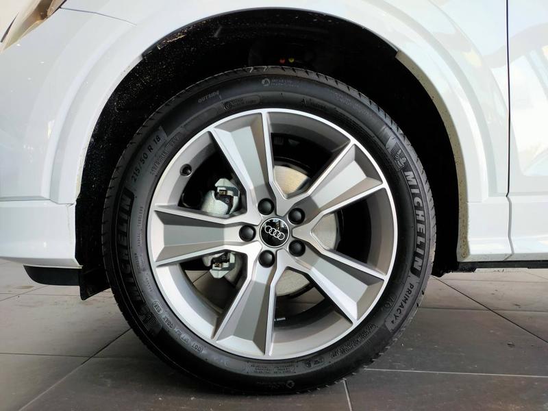 Audi Q2 35 Tfsi 150 s tronic 7 s line