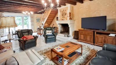 Maison - 223 m² - 9 pièces