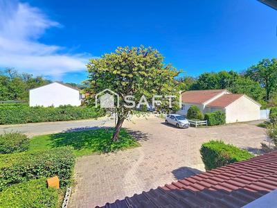 Maison - 94 m² - 5 pièces