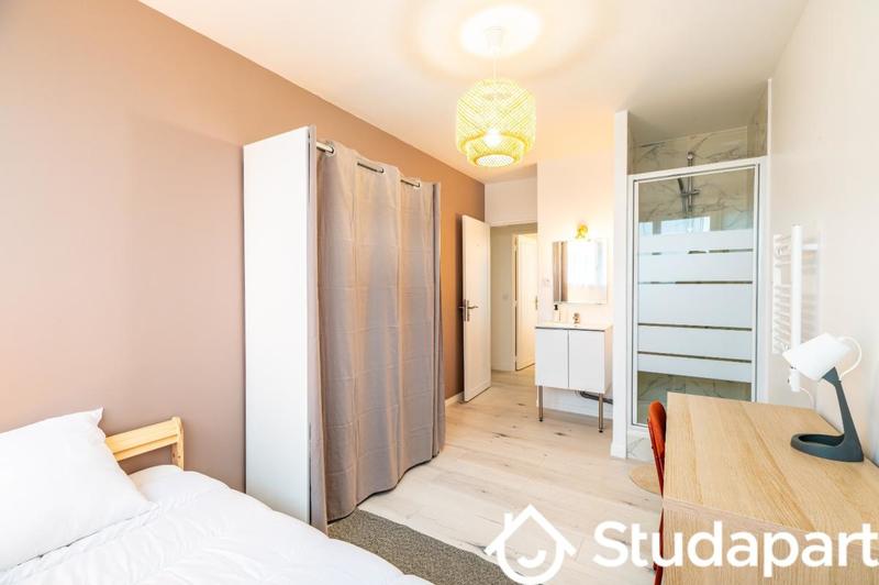 Chambre - 9 m² - 1 pièce