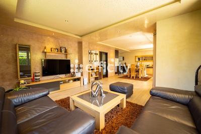 Maison - 175 m² - 6 pièces