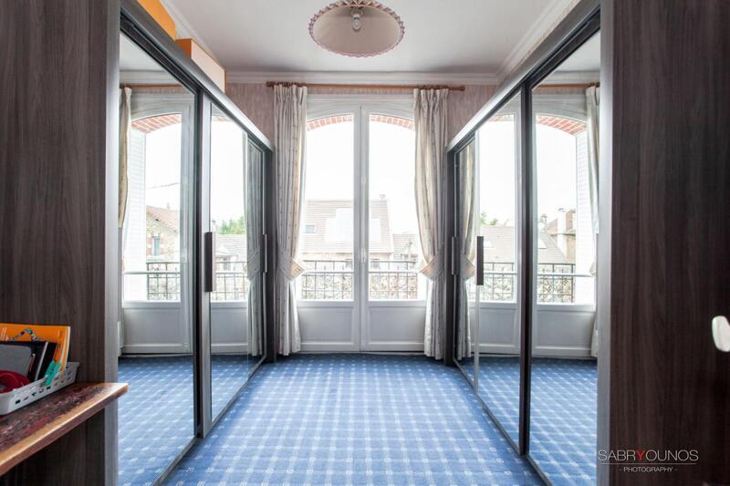 Maison - 210 m² - 8 pièces