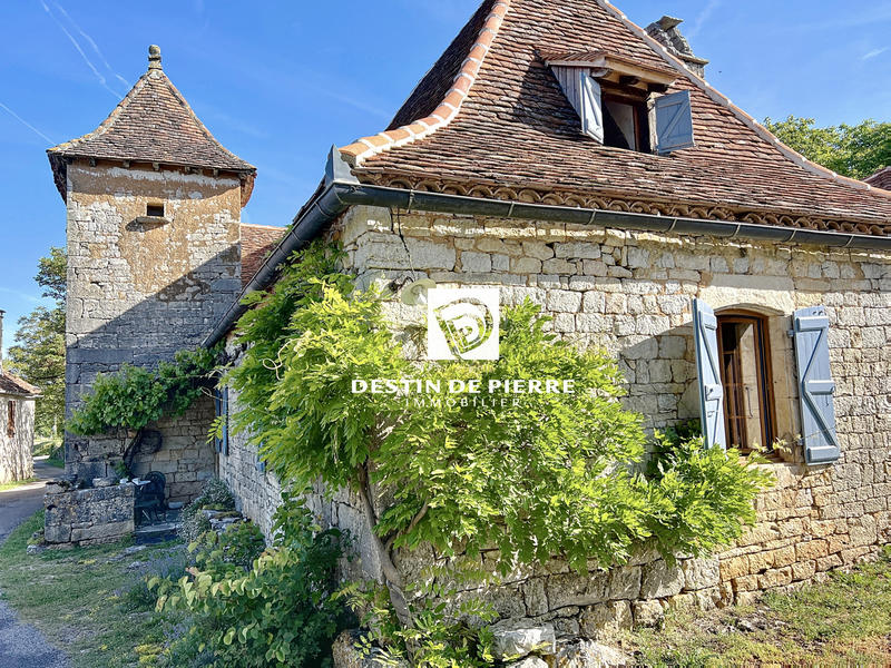 Maison - 280 m² - 8 pièces