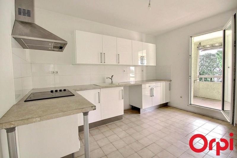 Appartement - 80 m² - 4 pièces