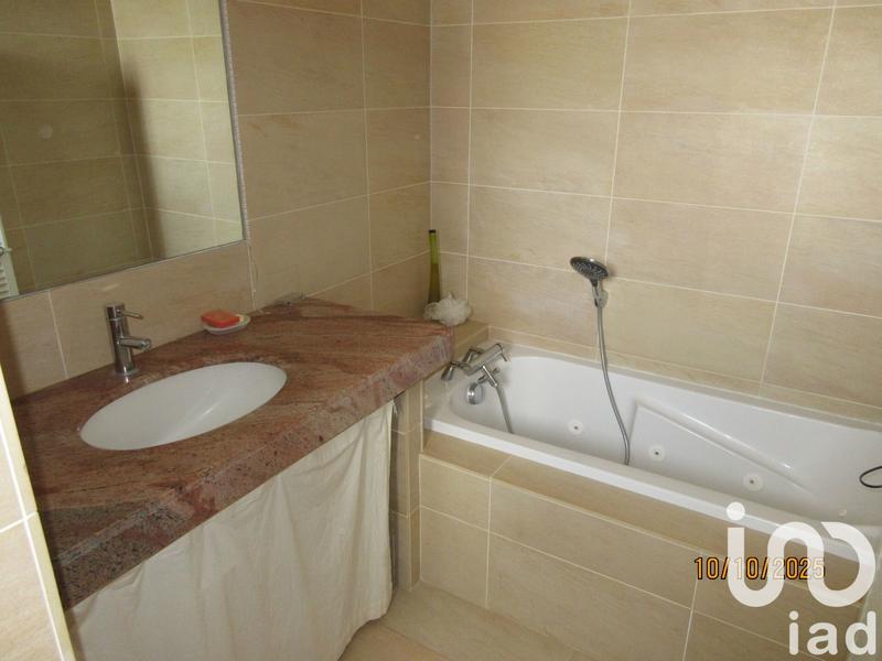 Maison - 200 m² - 9 pièces