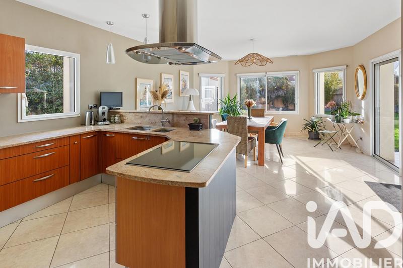 Maison - 193 m² - 7 pièces