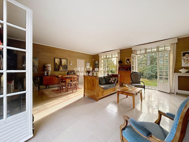 Maison - 201 m² - 7 pièces