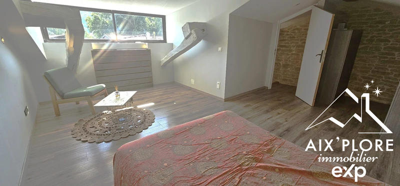 Maison - 224 m² - 7 pièces