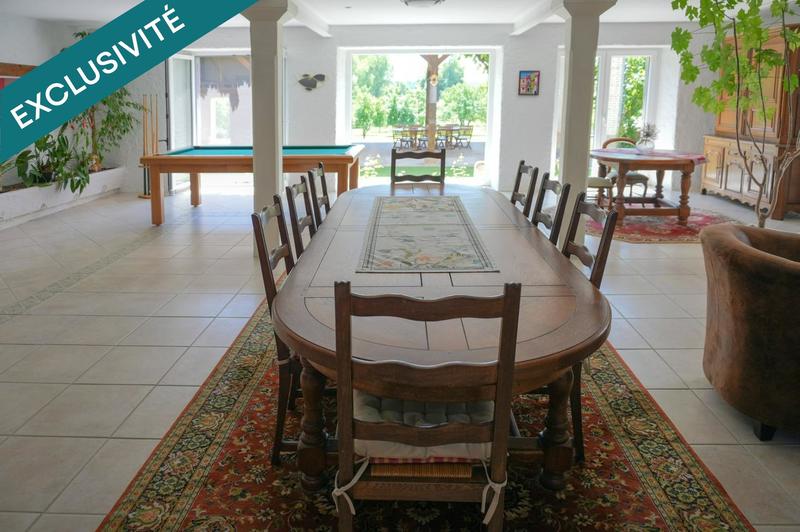 Maison - 335 m² - 11 pièces