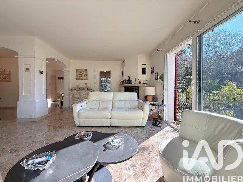 Maison - 190 m² - 8 pièces