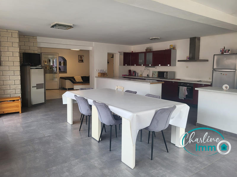 Maison - 179 m² - 7 pièces