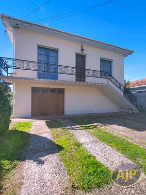 Maison - 240 m² - 6 pièces