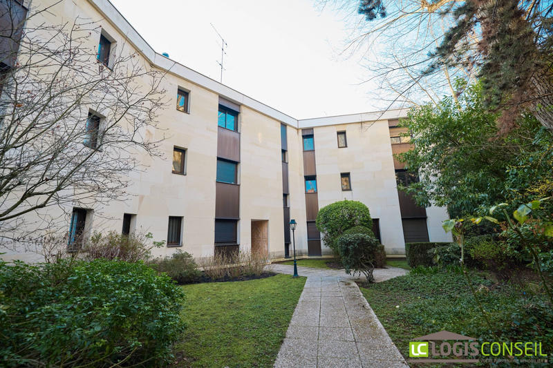 Appartement - 99 m² - 5 pièces