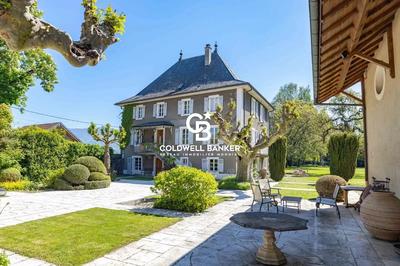 Propriété - 950 m² - 20 pièces