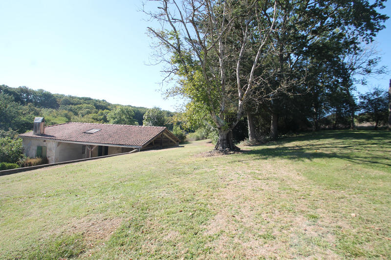 Maison en pierre - 200 m² - 4 pièces