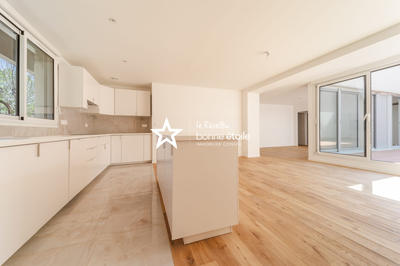 Appartement - 120 m² - 5 pièces