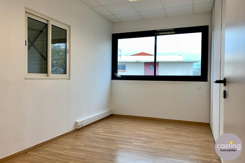 Local d'activités - 365 m²