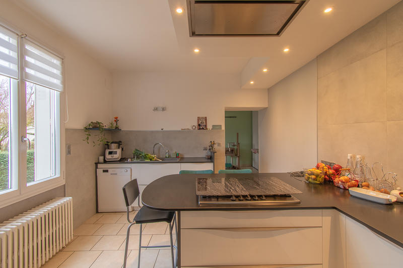 Maison - 281 m² - 10 pièces