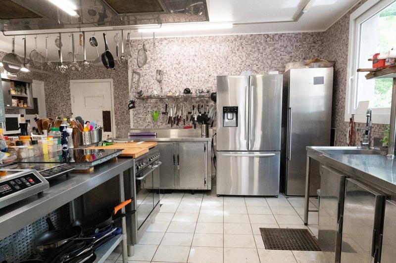 Maison - 750 m² - 16 pièces