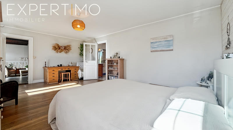 Maison - 208 m² - 7 pièces