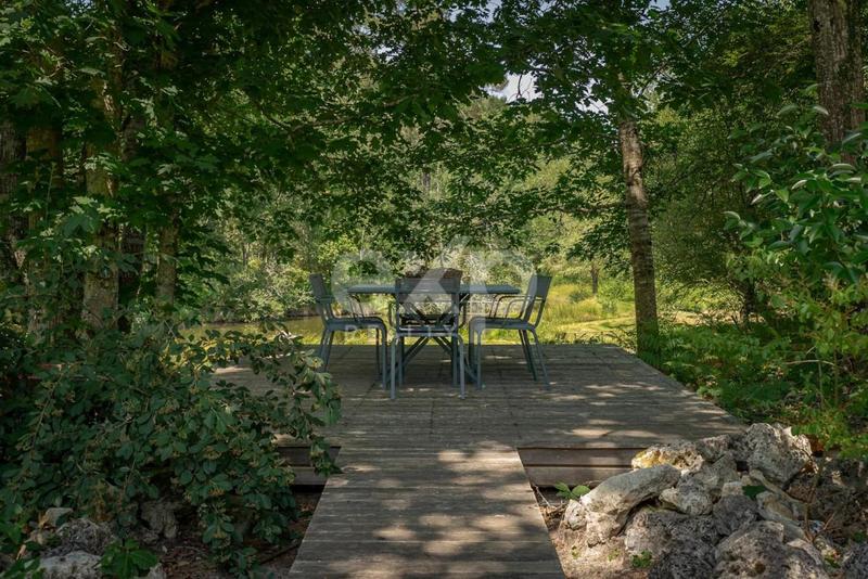 Propriété - 220 m² - 8 pièces