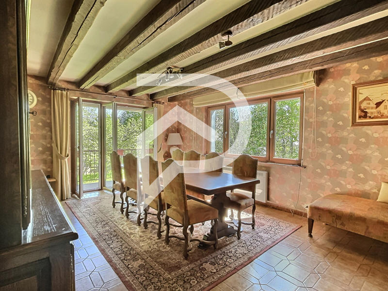 Maison - 215 m² - 10 pièces