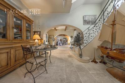 Maison - 291 m² - 6 pièces