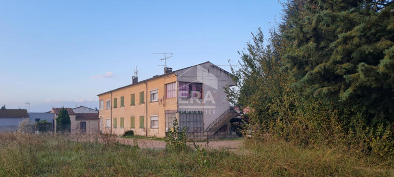 Maison - 300 m² - 20 pièces