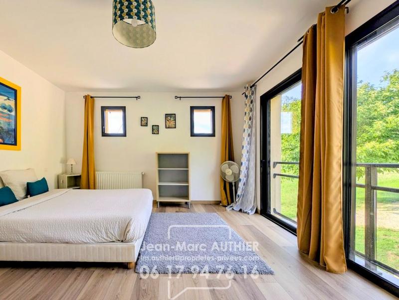 Maison - 212 m² - 8 pièces