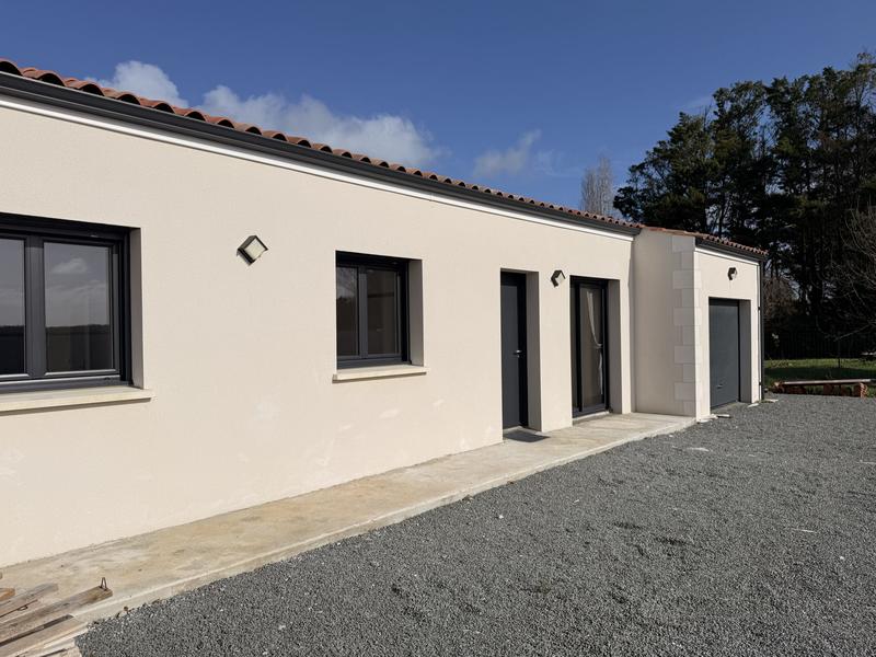 Maison - 92 m² - 4 pièces