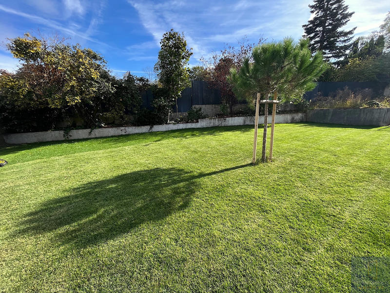 Maison - 260 m² - 9 pièces