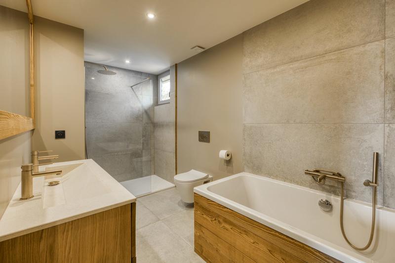 Maison - 203 m² - 6 pièces