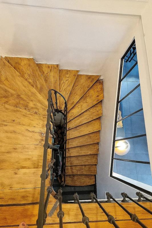 Maison - 262 m² - 9 pièces