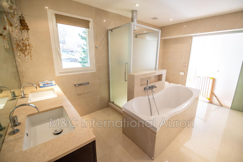 Appartement - 120 m² - 5 pièces