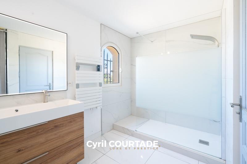 Villa - 245 m² - 7 pièces